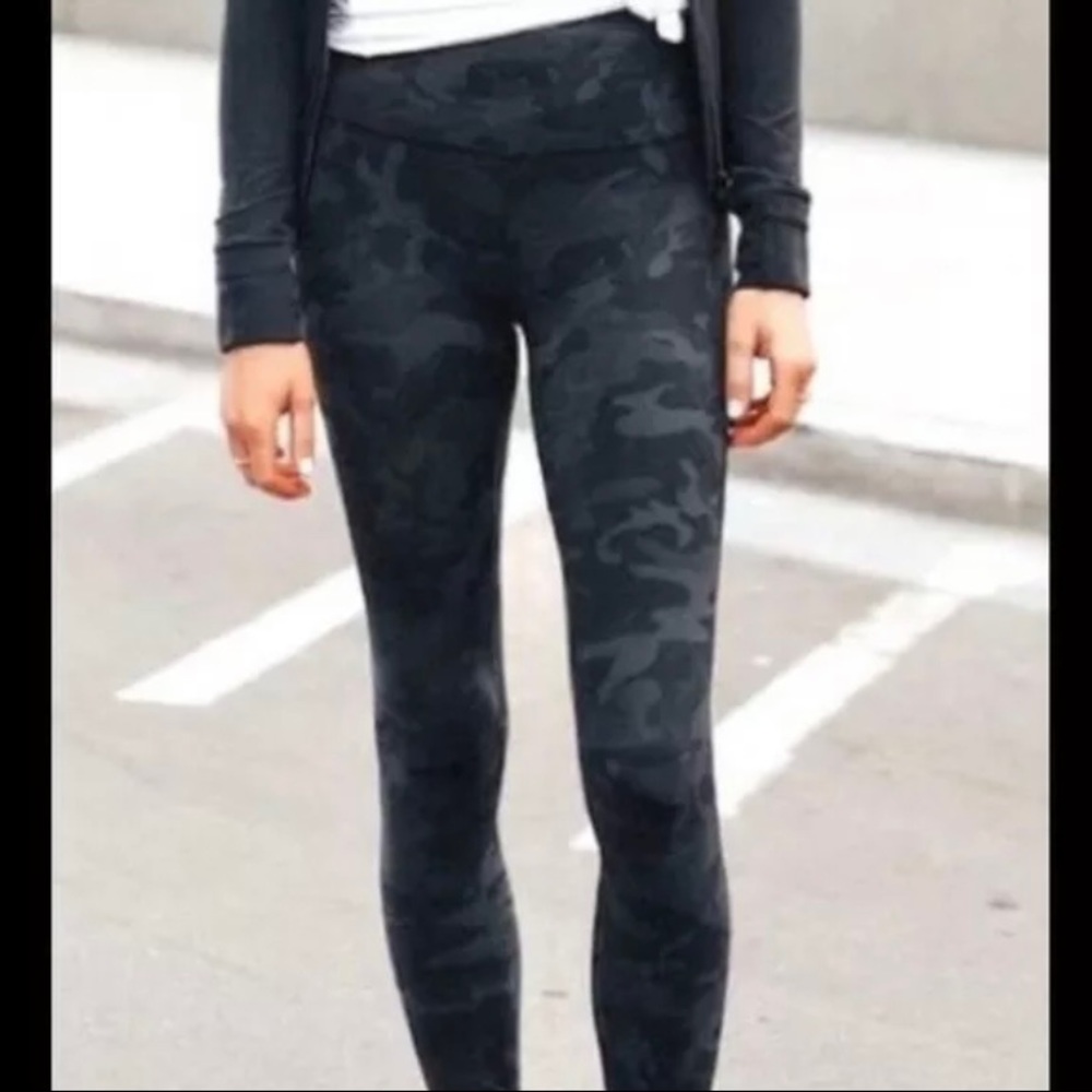 Rachel Zoe High Waisted Ponte Leggings Medium Camouflage Black & Grey New - Picture 1 of 5